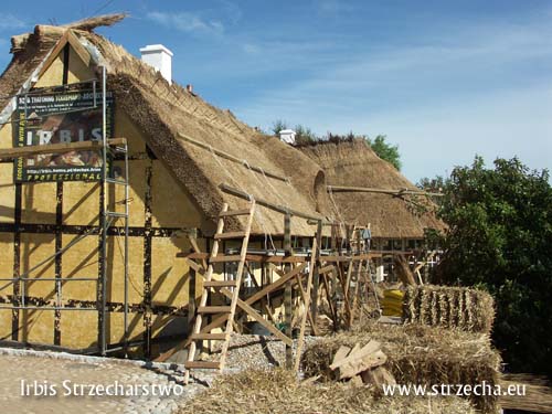 Thatched roof before laying the ridge
