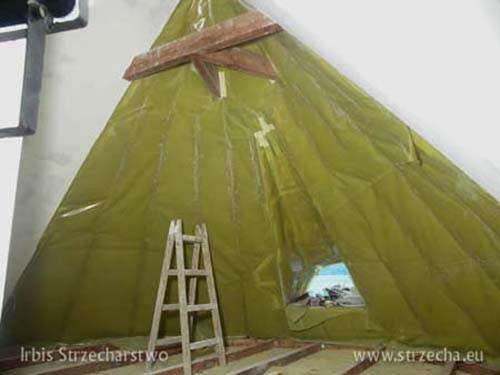 Irbis Thatcher insulation of a thatched roof, assembly of a vapor barrier