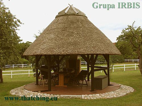 IRBIS Thatching - Strzecharstwo; Strzecha trzciniwa z kalenicą wrzosową i łupanymi kozłami dębowymi!