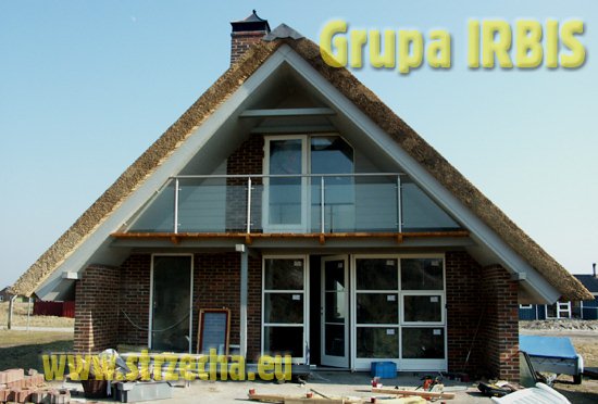 Thatching & Rethatching Service - IRBIS Strzecharstwo - trzcinowa strzecha na domku całosezonowym realizowanym w Danii!