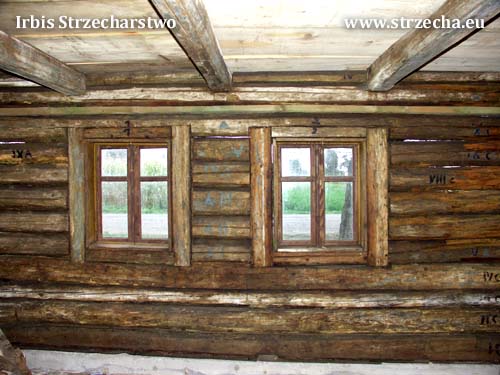 Historic wooden cottage - living room before renovation