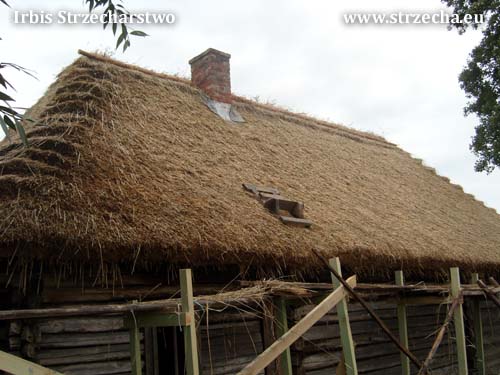 Historic wooden cottage - on the monument our method of covering looked too perfect, that's why the investor commissioned her stylization for the original, the effect of which can be seen in the picture